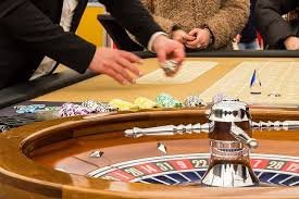 Feature cards explaining rk444 gaming entertainment for Bangladesh adults